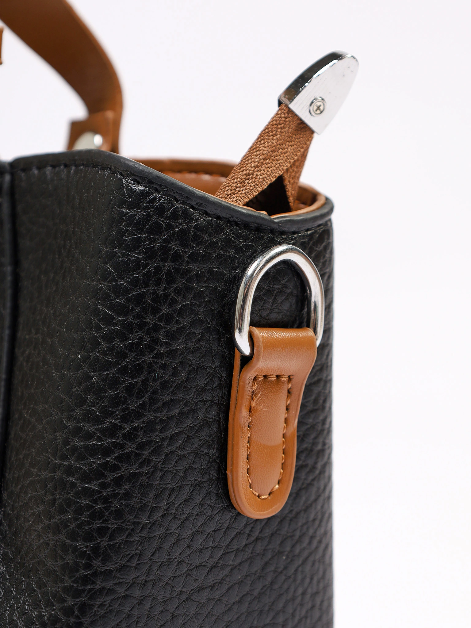 Сумка-тоут маленькая с декоративными ремешками в ассортименте